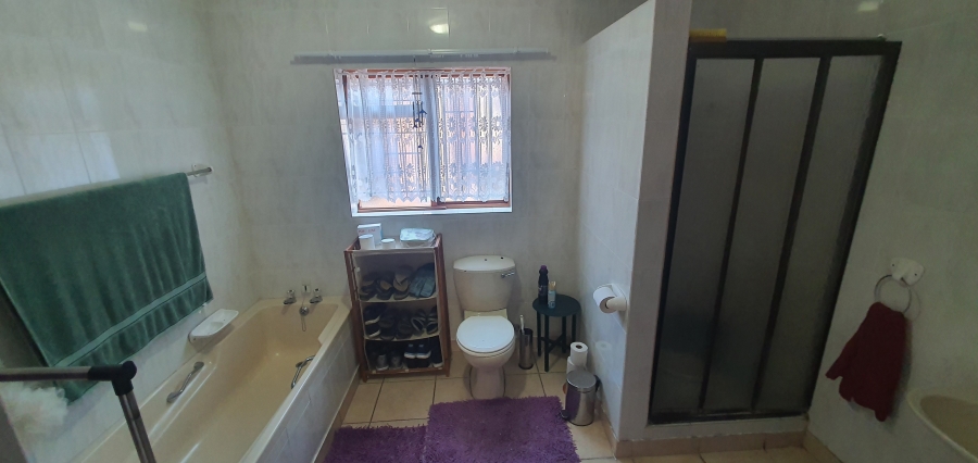 3 Bedroom Property for Sale in Heiderand Western Cape